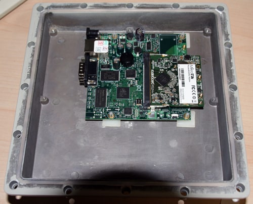 inbouw11 Mikrotik RB411-AR inbouwen