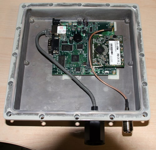 inbouw15 Mikrotik RB411-AR inbouwen