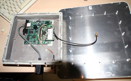 inbouw16 Mikrotik RB411-AR inbouwen