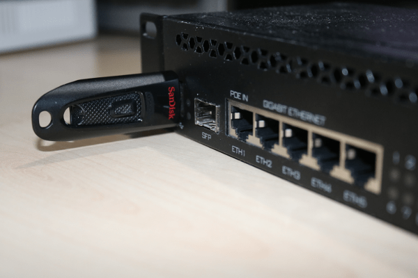 usbstick externe opslag aansluiten